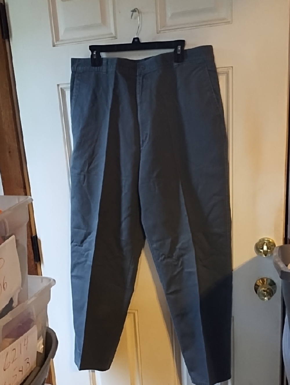 Dockers Classic Men's Gray Khakis Comfortable Everyday Trousers